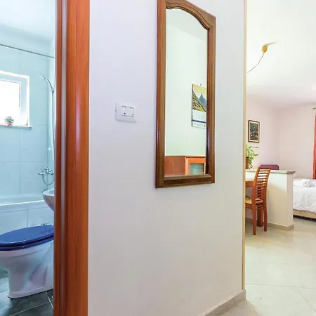 Apartment Gorgeous In With Wifi Smrika